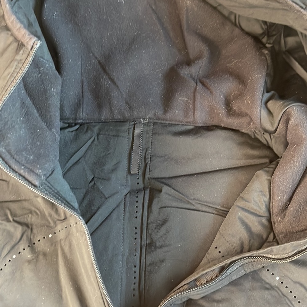 Lululemon Pullover Light Jacket Euc Size 4 - image 3